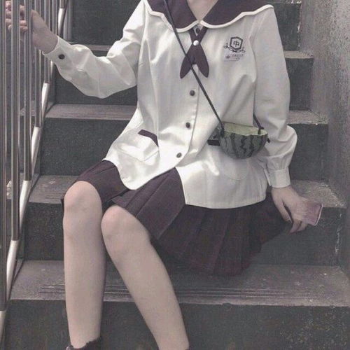 清醒自律知进退时尚小清新迷人女生头像