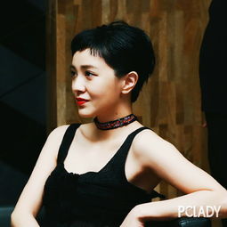 王子文郭采洁宋佳时髦女星都用短发搭chocker