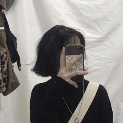 女生短发头像不露脸星空下影子头像女