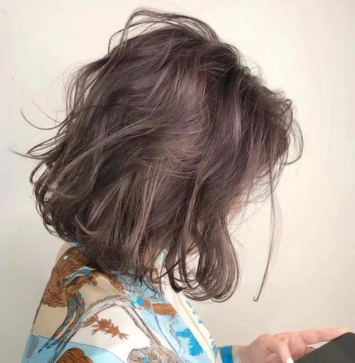 微信头像背影女唯美有气质高清短发