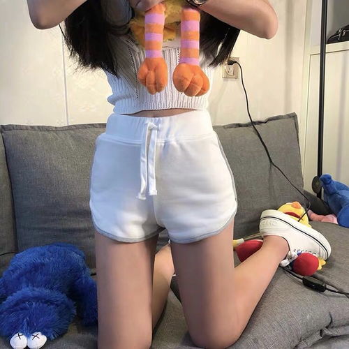 世事洞明,却不以世故待人性感霸气迷人女生头像