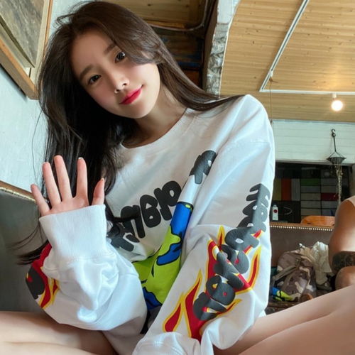 韩国清纯美女福利图欣赏吊带背心下的好身材