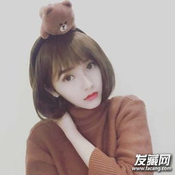 2016秋冬流行中长发发型图片女生最常见的中分披发发型7