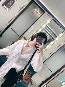 一款经典时尚的花纹白衬衫高冷的气质女hzmusy推荐很有范哦