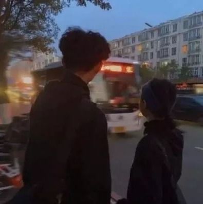 情侣分手后,女生别苦苦纠缠,发3朋友圈他会疯狂挽留你