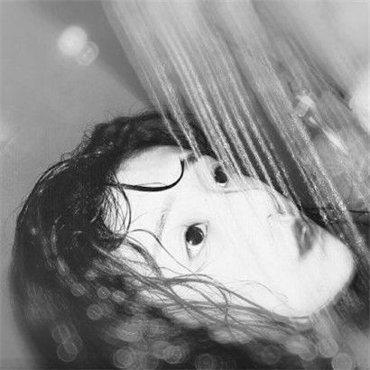 女生高冷黑白孤独头像黑白