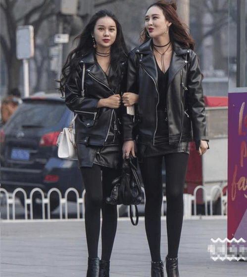 街拍一对一身黑的高冷女闺蜜,有多少男人能驾驭的住