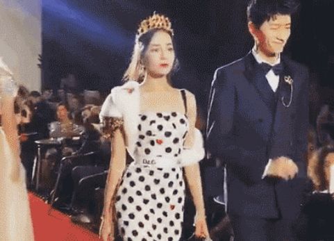 t台秀不输超模的6大女星,李宇春女王范,关晓彤最清新