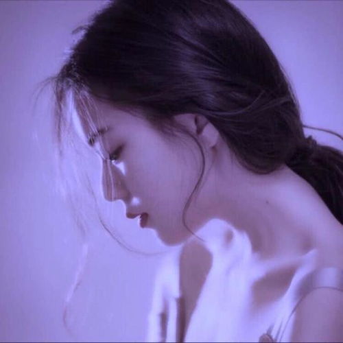 伤感句子我这般爱闹的性子,终究也被打磨成这寡言寡语的模样