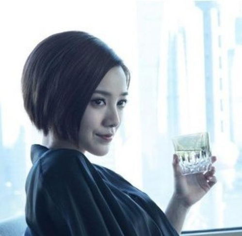 剪短发真的会上瘾颜色不要太酷炫美短发女孩头像