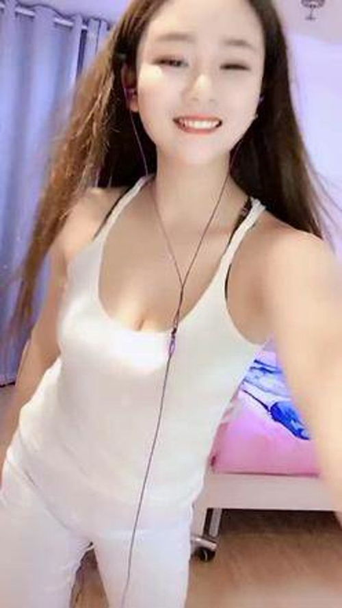 手机摄影真人真唱火辣身材人美歌甜甜美女孩自信最美