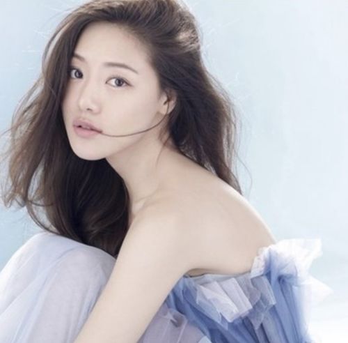 大明风华小姨妈终于脱下古装,穿上仙女衬衣长裙后,观众沸腾了