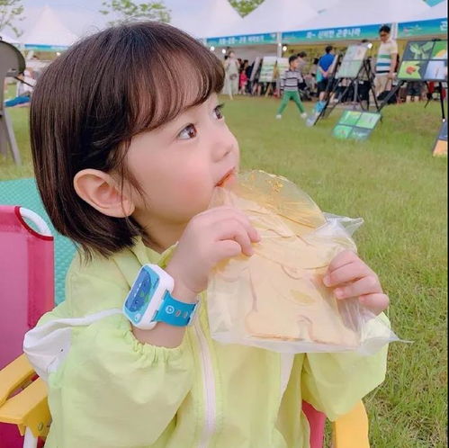 小孩子的可爱头像令人眼前一亮的发圈文案