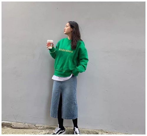 真正会穿搭的女人,穿卫衣很少直接搭裤子,而是先掌握以下这3点