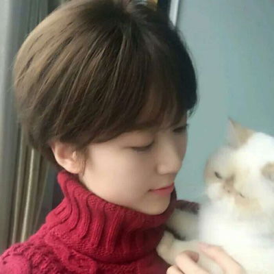 短头发女生头像霸气好看漂亮女生短头发图片
