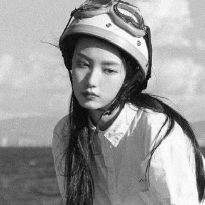离幸福的终点还很遥远,霸气冷漠黑白头像女