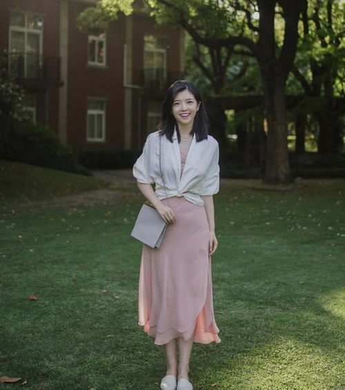 女人到了30岁,白衬衫越穿越好看,瞧三木这样穿气质优雅显高级