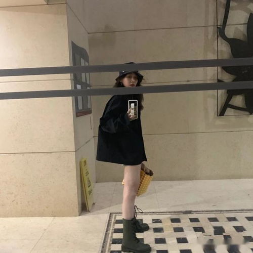 这个长着单眼皮媒婆痣,笑起来又丑又美的女孩,私搭真气质