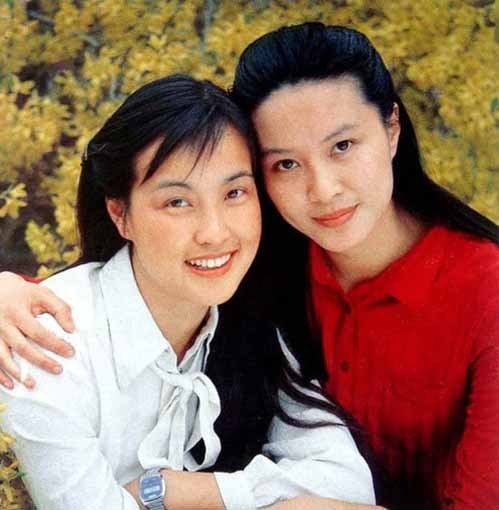 董嘉耀曝光老婆私照娱闻第一速递20155月杨子12岁女儿及白富美老婆私照曝光150528