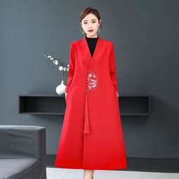 中年女人,怎么穿有品位毛呢刺绣大衣旗袍