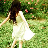 悲伤的qq女头像悲伤女生