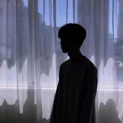 孤独黑暗头像女生真人伤感情侣头像
