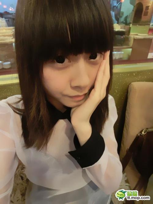 谁有15岁左右漂亮女生全部相同的图片
