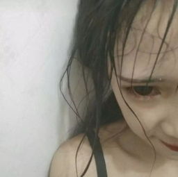 ins阴暗系女生头像我还是那么没出息,处处留意你的消息