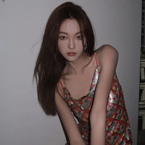纯欲风女生头像真人不露脸温柔