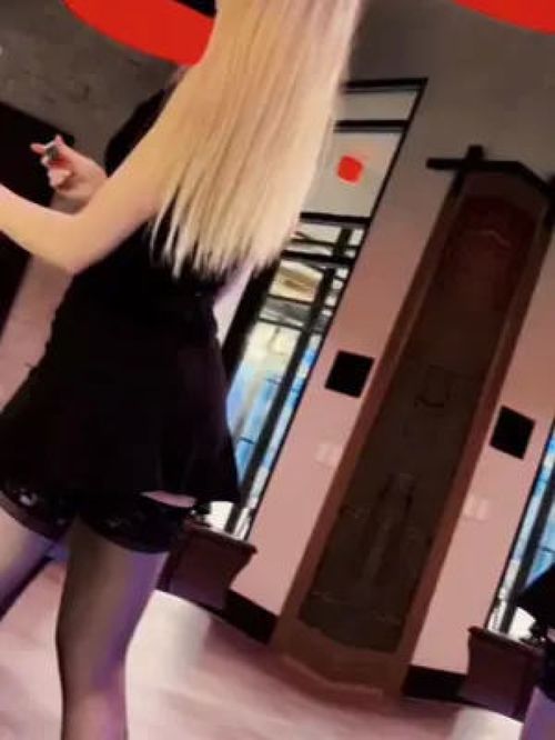 想不想和俄罗斯美女小姐姐打一局台球俄罗斯好看的小姐姐做个很哇塞的女孩气质女神