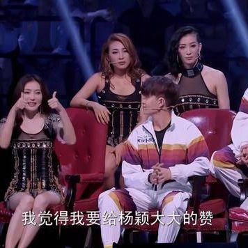 42岁不婚的秦岚,两段体面却无疾而终的爱情她真的值得被爱