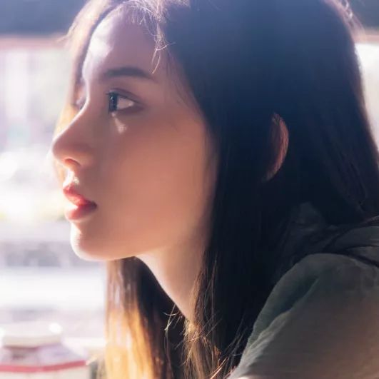 女生头像丨快乐要懂得分享,才能加倍快乐生活