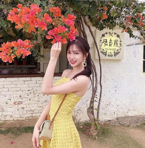 夏天到了,美女们纷纷去海边打卡,美人美景你给几分
