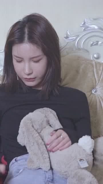 真正喜欢你的人不会放手美女和男友分手拉黑他,男友仍坚持不懈追回她