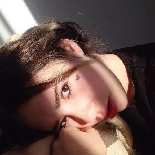 个性欧美女生头像忘掉过去的花去爱有结果的树