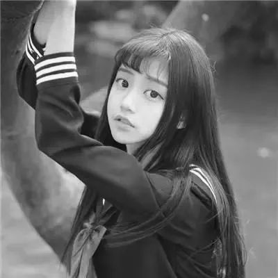 黑白女生头像