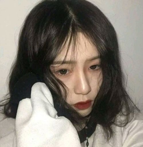 微信头像丧一点的头像女文案