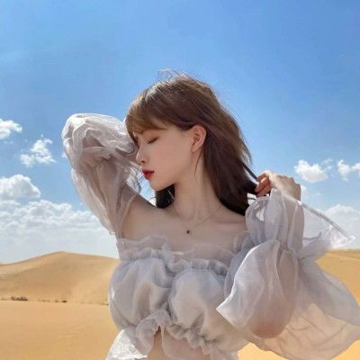 网易云热评开了个照相馆,某天一个老爷子独自来拍遗照,他哽咽地说