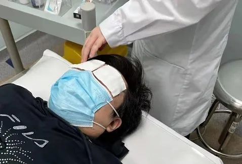 贵阳女子玩真人cs被教练打伤右眼,索要赔偿竟被告知先删差评