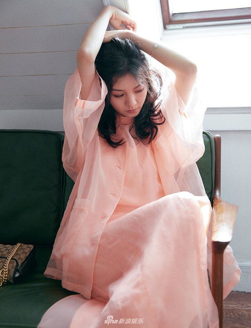 组图春夏新写真穿粉纱长裙搭白袜少女眼神灵动仙气十足