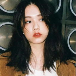 女生头像你走的那天,我决定不掉泪,迎着风撑着眼帘用力不眨眼