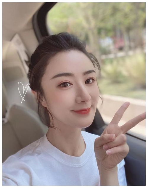 刘涛薇娅同框,同穿白衬衫,女明星和女主播的差距有多大