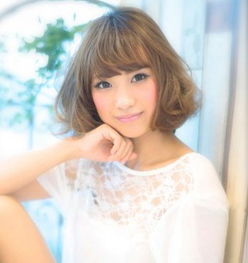 方脸女生发型