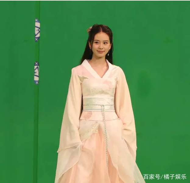 赵丽颖刘诗诗未修图曝光,看美女如何被百万修图师变成路人