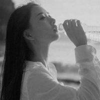 头像女生霸气冷酷伤感黑白微信头像图片大全