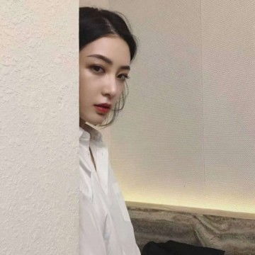 女生侧面背影气质头像