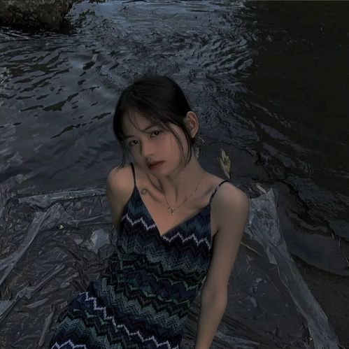 ins微微丧女生头像