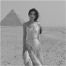 不温柔的人冷酷无情的女人孤独黑暗系女生头像