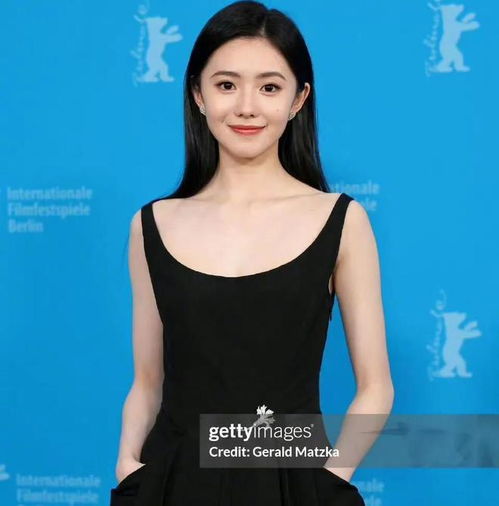 新谋女郎刘浩存生图太美了,眼神灵动有戏,天生为大荧幕而生