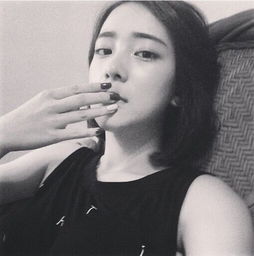 我站在风口浪尖满世界都是你的味道非主流美女